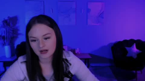 miss_courtney online show from April 25, 1:41 pm