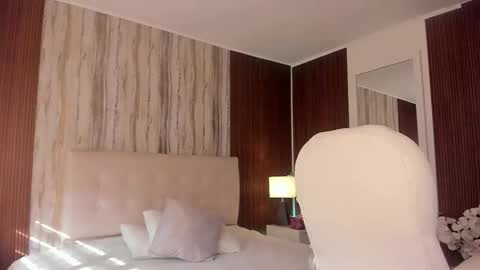 CANDELA CASTRO  online show from March 9, 12:31 pm