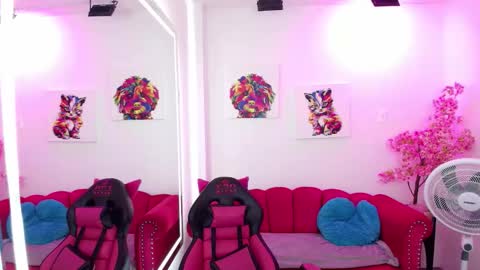 Melanie online show from November 15, 12:23 pm