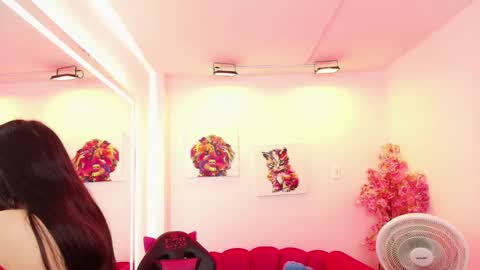 Melanie online show from December 19, 12:34 pm