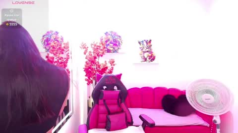 Snapshot of miss_dolly1 chatting on May 25, 12:44 pm Melanie online show from May 25, 12:44 pm