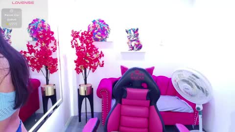 Snapshot of miss_dolly1 chatting on June 2, 12:51 pm Melanie online show from June 2, 12:51 pm