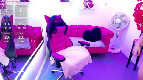 Snapshot of miss_dolly1 chatting on June 10, 12:26 pm Melanie online show from June 10, 12:26 pm