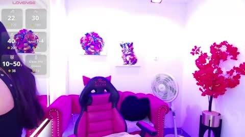Snapshot of miss_dolly1 chatting on June 17, 12:29 pm Melanie online show from June 17, 12:29 pm