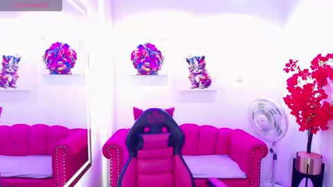 Snapshot of miss_dolly1 chatting on July 4, 12:33 pm Melanie online show from July 4, 12:33 pm