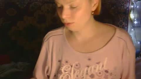 Snapshot of miss_elistia_ chatting on November 25, 3:01 pm Elis online show from November 25, 3:01 pm