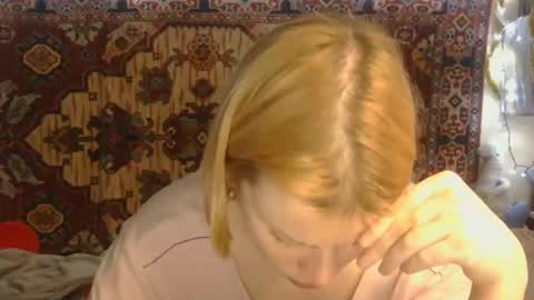 Snapshot of miss_elistia_ chatting on November 28, 12:19 pm Elis online show from November 28, 12:19 pm