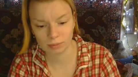 Snapshot of miss_elistia_ chatting on December 15, 1:26 pm Elis online show from December 15, 1:26 pm