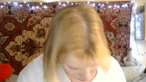Elis online show from August 3, 11:15 am