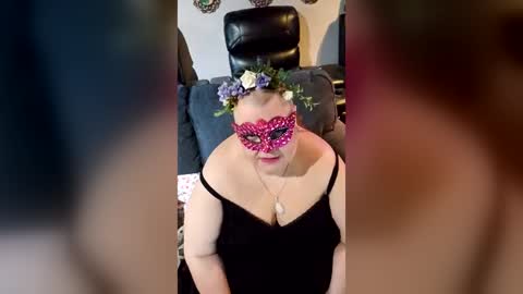 Snapshot of miss_ella_rose chatting on June 15, 10:56 pm miss_ella_rose online show from June 15, 10:56 pm