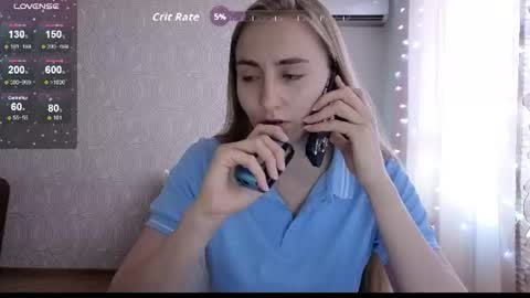 Snapshot of miss_emily19 chatting on July 8, 9:14 am Emily online show from July 8, 9:14 am