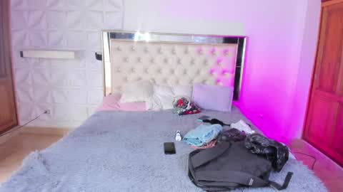 Snapshot of miss_emilystar chatting on June 7, 7:39 pm miss_emilystar online show from June 7, 7:39 pm