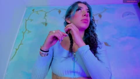 miss_evans_ online show from October 31, 6:58 am