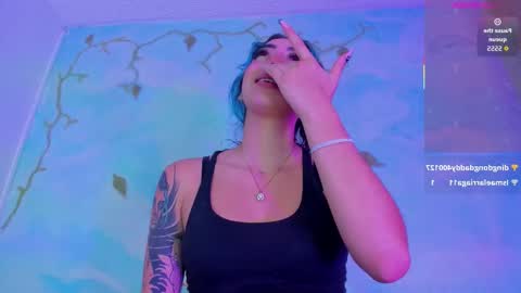 miss_evans_ online show from November 8, 9:09 am