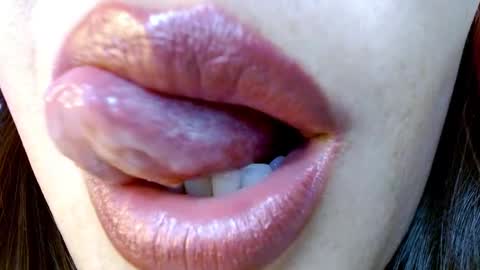 Miss Evoleth online show from January 26, 9:08 am