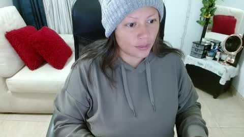 Snapshot of miss_evoleth2 chatting on May 13, 8:44 am Miss Evoleth online show from May 13, 8:44 am