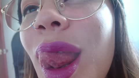 Snapshot of miss_evoleth2 chatting on May 25, 7:42 pm Miss Evoleth online show from May 25, 7:42 pm
