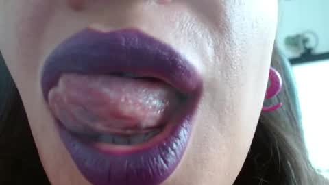 Snapshot of miss_evoleth2 chatting on June 5, 7:41 pm Miss Evoleth online show from June 5, 7:41 pm