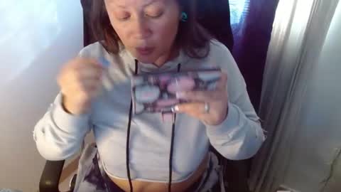 Snapshot of miss_evoleth2 chatting on June 19, 9:40 pm Miss Evoleth online show from June 19, 9:40 pm