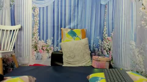 Monica Patricia online show from May 2, 4:06 am