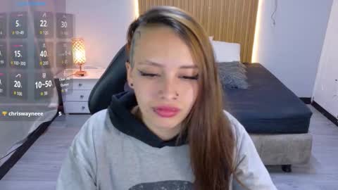 miss_foxxy_ online show from October 24, 7:49 am