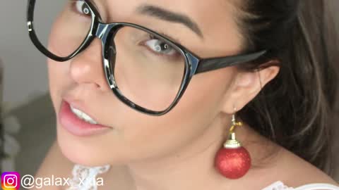 Snapshot of miss_galaxxia chatting on December 2, 11:18 pm Elisabeth IG galax xxia online show from December 2, 11:18 pm