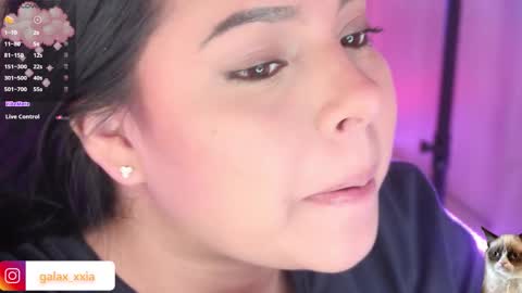 Snapshot of miss_galaxxia chatting on November 9, 9:57 pm Elisabeth IG galax xxia online show from November 9, 9:57 pm