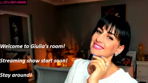 Snapshot of miss_giulia chatting on July 22, 1:03 pm Miss Giulia online show from July 22, 1:03 pm