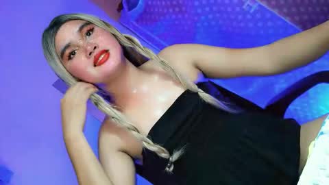 Snapshot of miss_horny139736 chatting on May 12, 5:26 am miss_horny139736 online show from May 12, 5:26 am