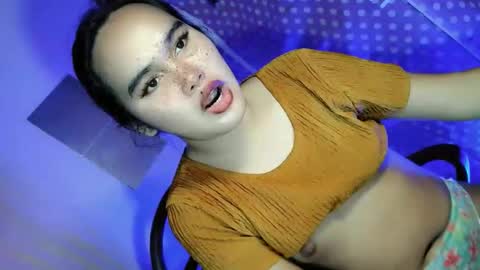 Snapshot of miss_horny139736 chatting on May 27, 8:33 am miss_horny139736 online show from May 27, 8:33 am
