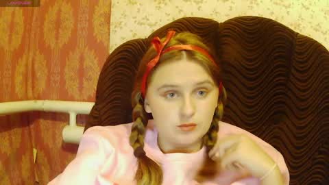 Miss Iriss online show from April 4, 6:27 pm
