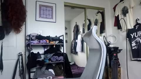 Miss Ivory online show from February 19, 1:01 am