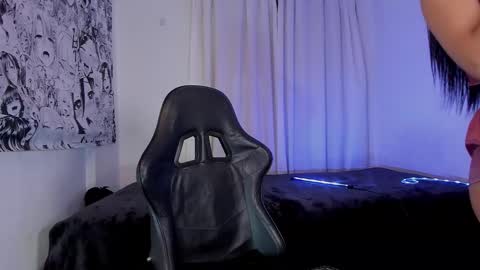 Kendall online show from February 19, 9:49 am