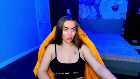 miss_kiten online show from June 22, 12:02 am