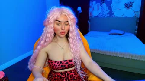 miss_kiten online show from July 26, 7:37 am