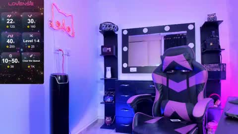 Miss Kittyn online show from October 3, 1:02 am