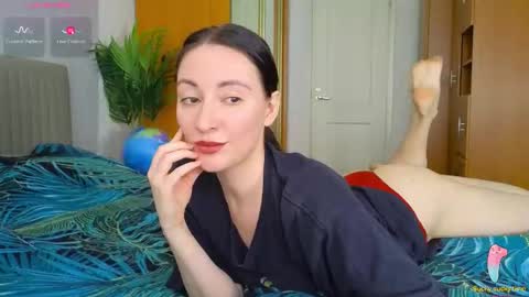Snapshot of miss_leee chatting on May 14, 9:38 am Laura online show from May 14, 9:38 am