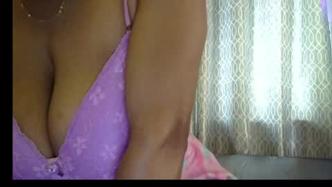Snapshot of miss_mahi69 chatting on May 5, 6:32 am Mahi online show from May 5, 6:32 am