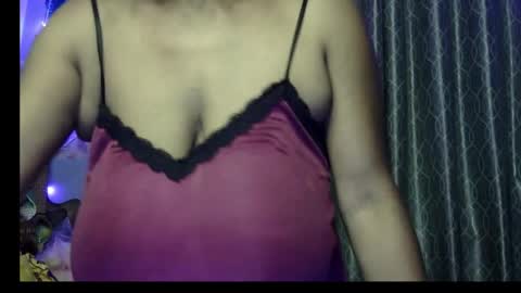 Snapshot of miss_mahi69 chatting on June 4, 6:14 pm Mahi online show from June 4, 6:14 pm
