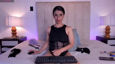 miss_milf_ online show from May 5, 8:17 pm