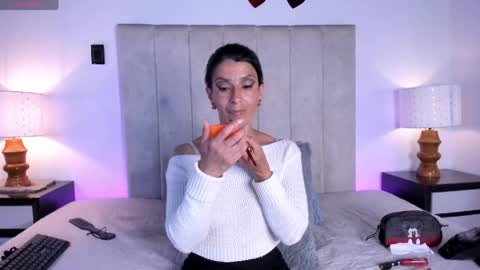 miss_milf_ online show from May 6, 8:47 pm