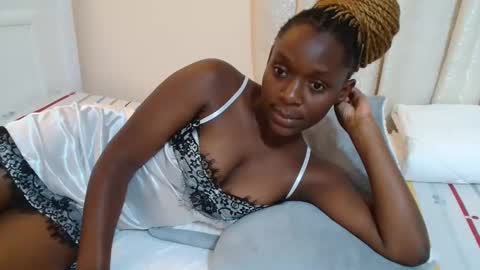 Snapshot of miss_monroee chatting on May 8, 2:55 pm monroe online show from May 8, 2:55 pm