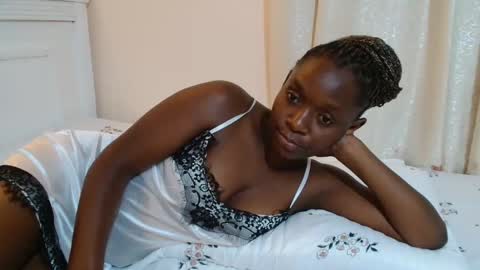 Snapshot of miss_monroee chatting on May 12, 10:18 pm monroe online show from May 12, 10:18 pm