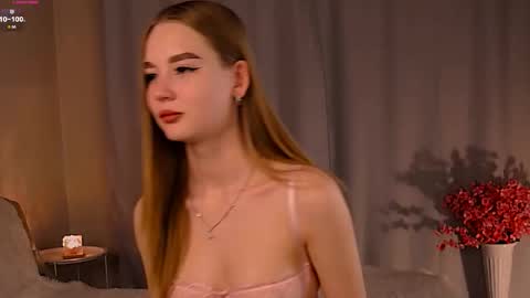 Snapshot of miss_nicoletta chatting on October 30, 12:23 am Nicole online show from October 30, 12:23 am