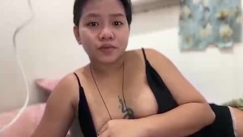 Snapshot of miss_peachyxxx chatting on July 12, 9:33 am Lyn online show from July 12, 9:33 am