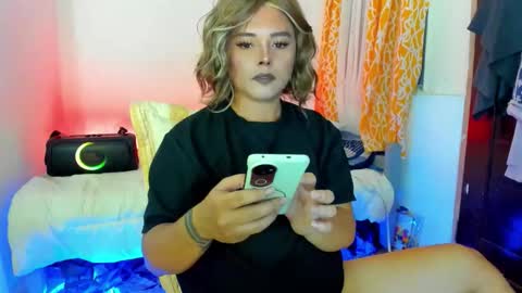 Snapshot of miss_sabrinaxx chatting on March 25, 2:34 pm miss_sabrinaxx online show from March 25, 2:34 pm