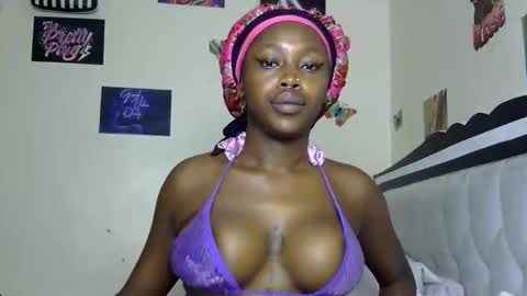 Snapshot of miss_sexyyy chatting on April 10, 1:11 am miss_sexyyy online show from April 10, 1:11 am