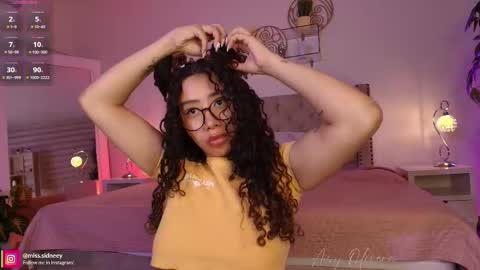 Amy Olivera online show from November 12, 1:11 pm