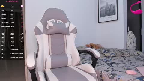 miss_soffi1 online show from February 23, 2:04 pm