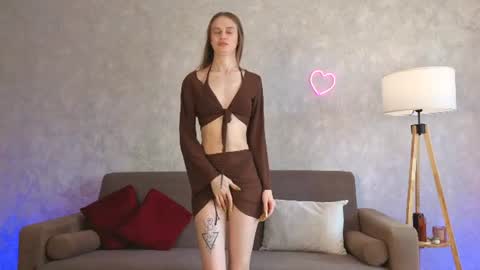 Spider girl Help me reach 10 likes online show from July 14, 11:05 am